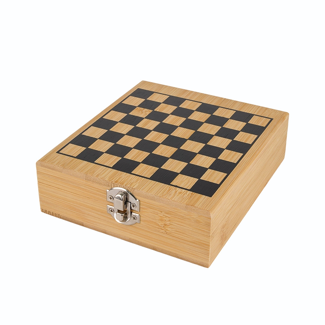 Set de Vino con Juego de Ajedrez 5 Piezas en Caja de Madera – vista 4